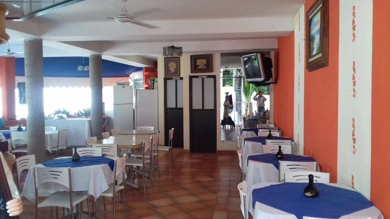瓦兹特佩克 德萨洛罗旅游旅馆酒店 外观 照片